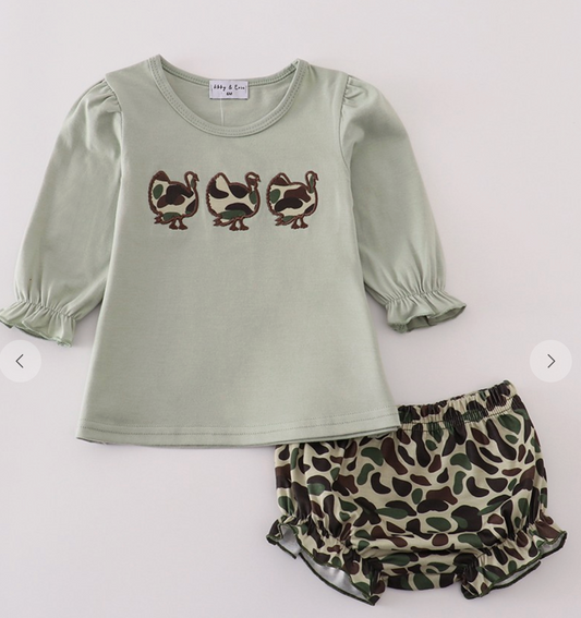 Sage Camouflage Turkey Applique Bloomer Set